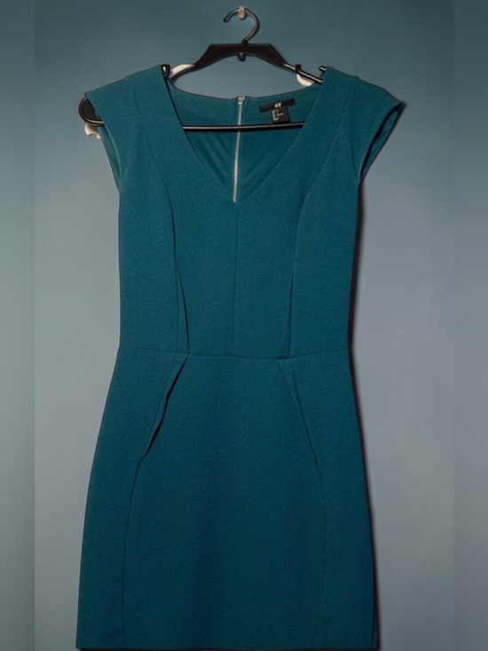 H&M Dresses & Skirts - H&M Emerald Green Mini Dress